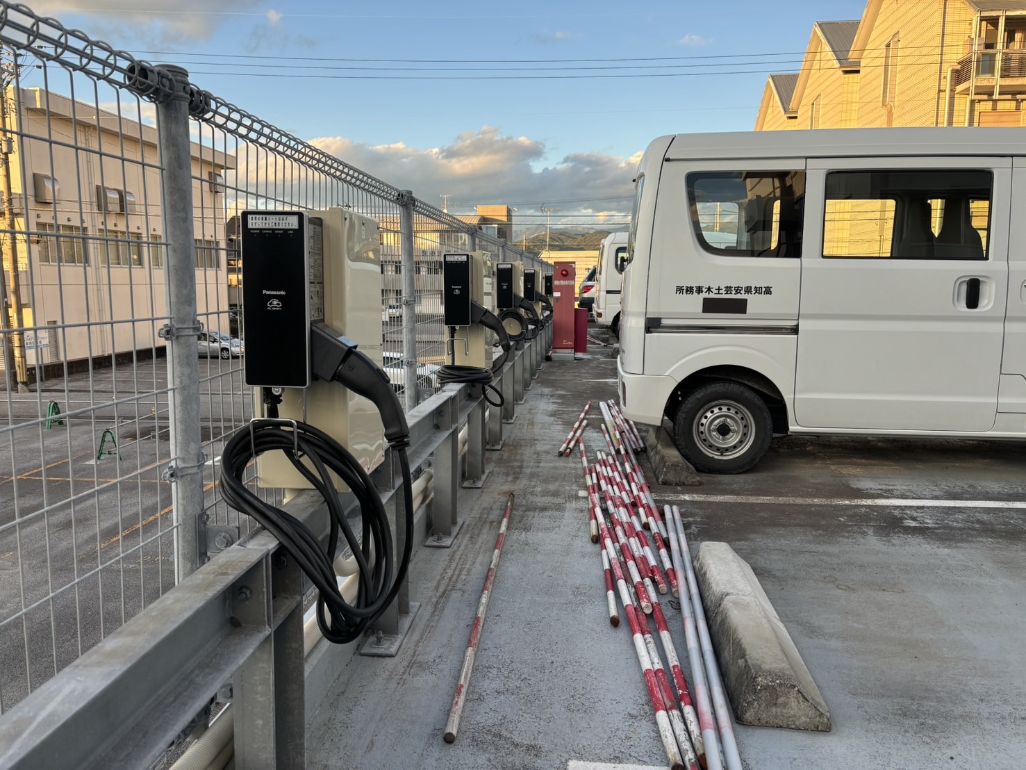 設置したEV充電器 全景